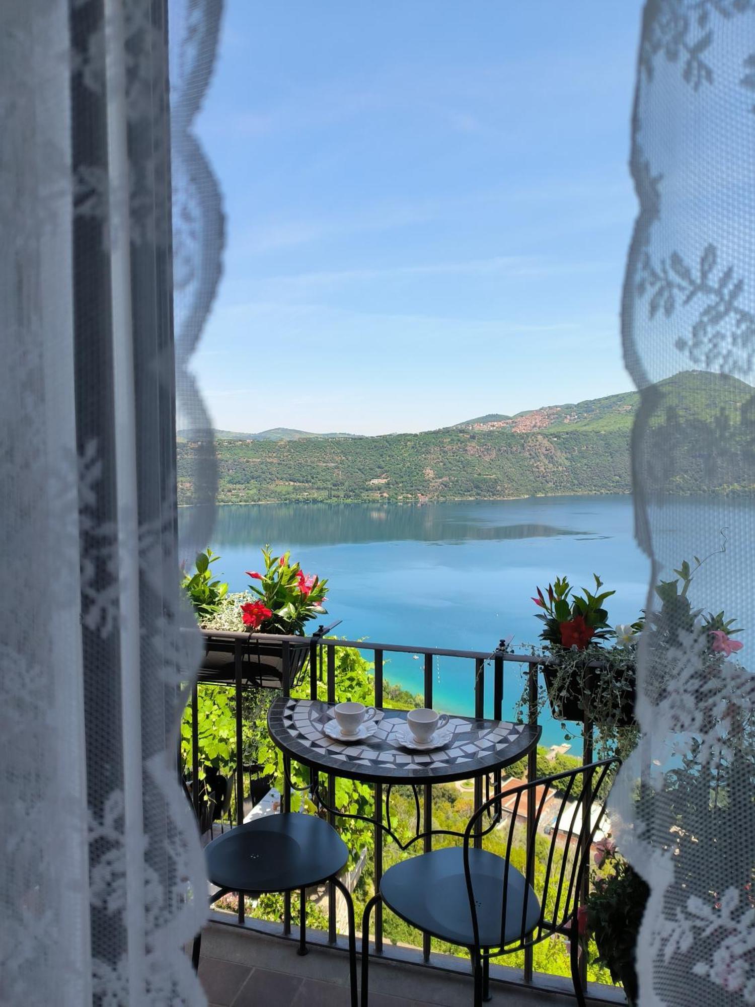 B&B Carpe Diem Vista Lago Castel Gandolfo Exteriör bild