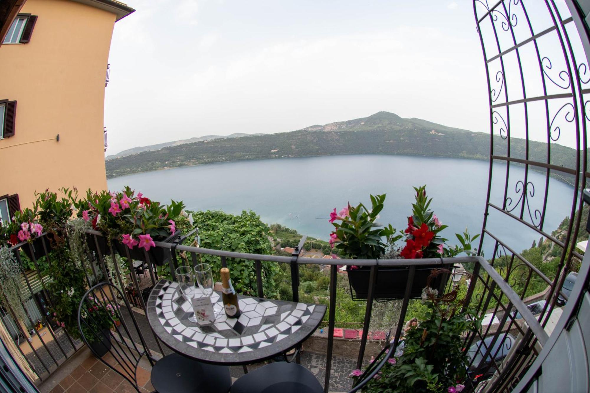 B&B Carpe Diem Vista Lago Castel Gandolfo Exteriör bild